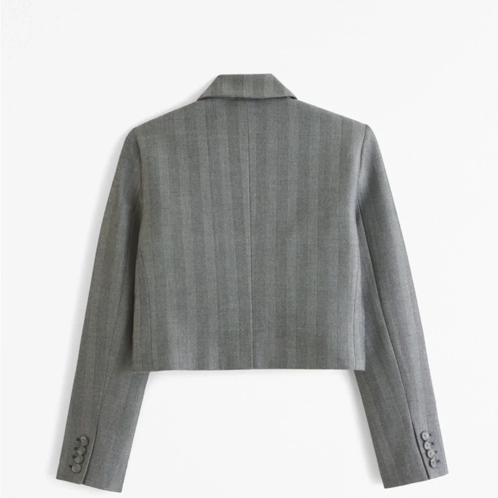 NWT Abercrombie Gray Cropped Blazer - Picture 6 of 6